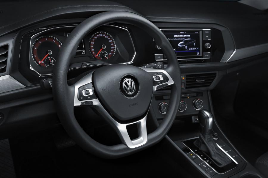 Панель приборов Volkswagen Jetta Trendline 2018 года  (MX) (фото 12 из 21)